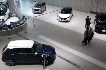 Nissan returns to operating profit in second quarter, holds forecast | REUTERS